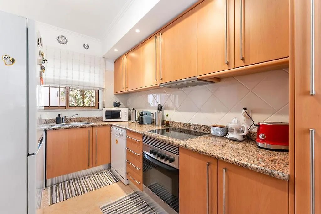 Central Apartment In Luz At Walking Distance To The Beach And Center With Tv And Wifi Senhora da Luz