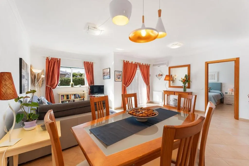 Central Apartment In Luz At Walking Distance To The Beach And Center With Tv And Wifi 포르투갈